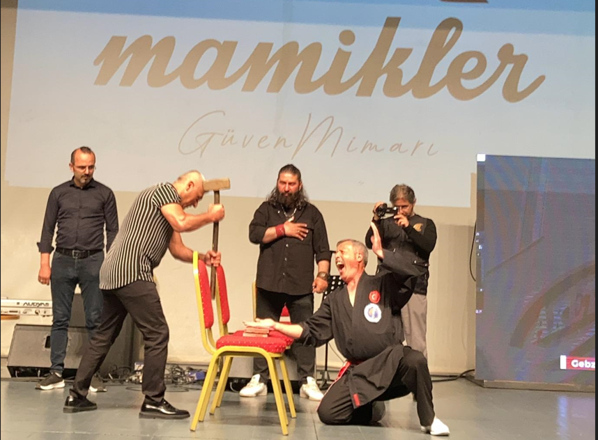 SOLUKSUZ İZLENECEK BİR GÖSTERİYE HAZIR MISINIZ?￼